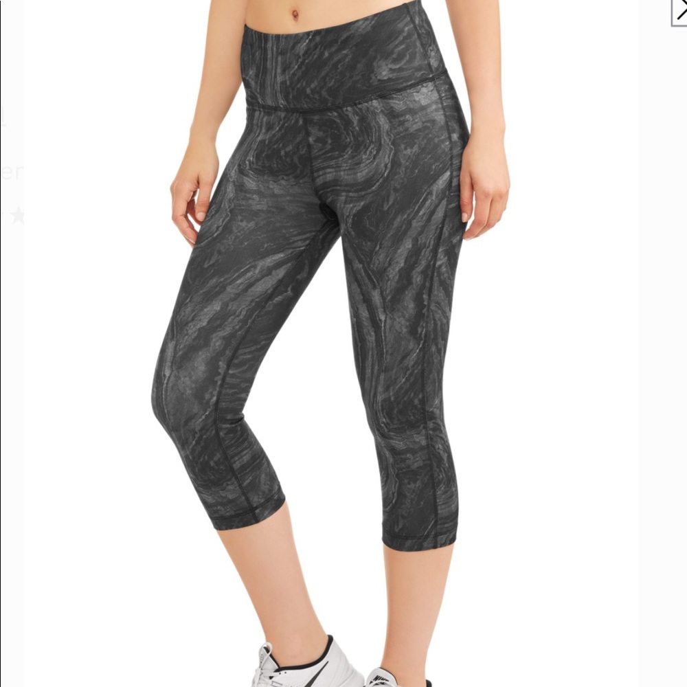NWT Avia High Waist Capri Workout Pants
